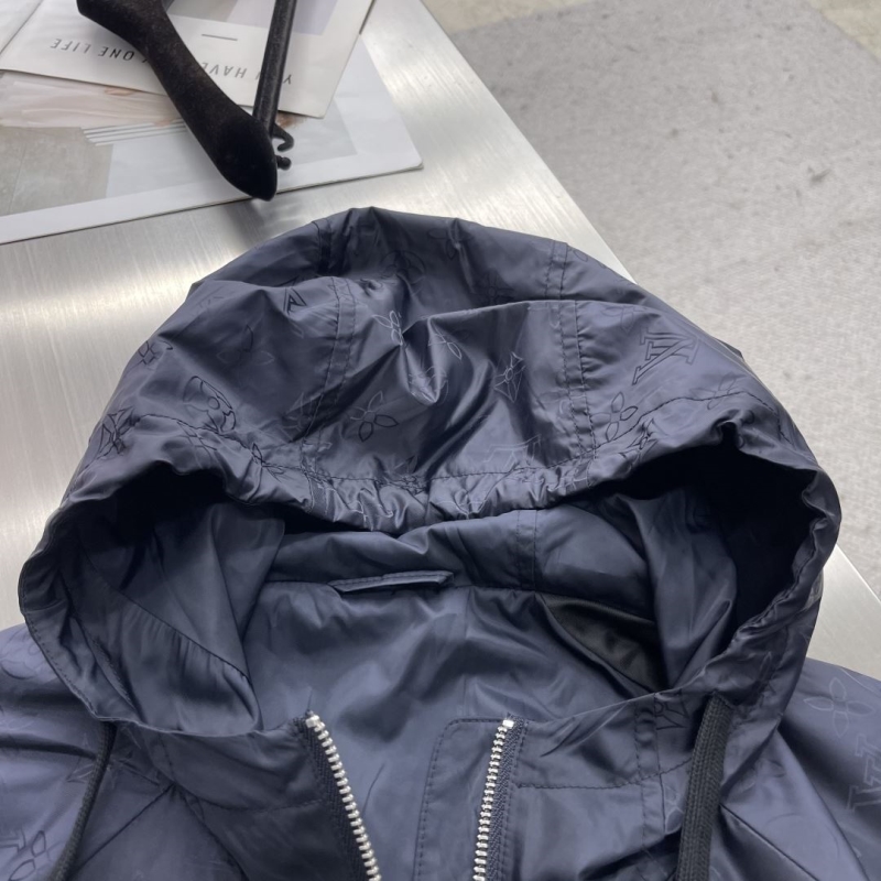 l0vis Vvtt0n outwear